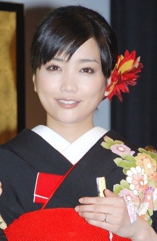佐藤江梨子は整形で顔が変わったしでかい？現在は劣化したの？